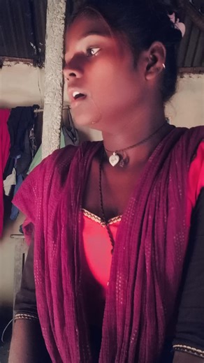 Hand Gestures in Everyday Life: Meaning and Context