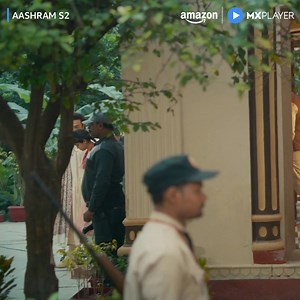 pehlwaan Pammi ka next move 😐 dekhiye #Aashram on Amazon MX Player for FREE! #Aashram #AashramOnAmazonMXPlayer #AmazonMXPlayer #StreamingNow | MX Player