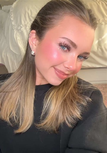 Glowy Makeup Tutorial for a Flawless Look