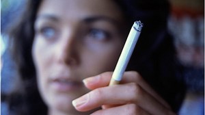 Women smokers who quit by 30 'evade earlier death risks'