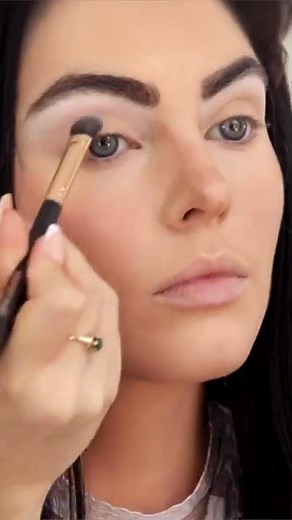 How To: Priscilla Presley ICONIC WEDDING makeup🕊