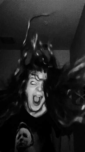 Tabitha (@patsystampon)’s video of in this skirt i don't think so