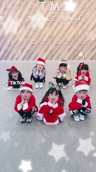 クリスマスキッズダンス: 土曜幼児クラスのジングルベルロック挑戦！