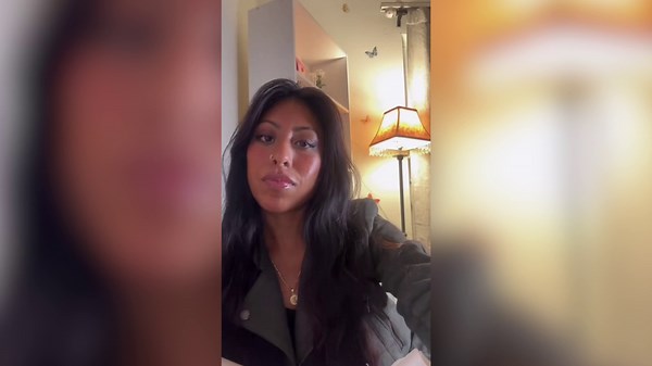 TikT-oker demonstrates tongue exercises she used for defined jaw