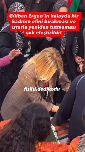 Fısıltı Dedikodu-Magazin on Instagram: "Çocuklar Gülsün Diye derneğinin kurucusu ve başkanı Gülben Ergen, proje kapsamında yeni bir anaokulu açılışı için Adıyaman’a gitti. Halay esnasında yanındaki kadının elini tutuyor, sonrasında kadının yüzüne bakıp elini bırakıyor. Israrlara rağmen yeniden elini vermiyor. Sizce sebebi nedir? •Fenomenler, ünlüler, magazin, gündem ve perde arkası dedikodular ig story’lerimizde! #magazin #gülbenergen #anaokulu #adıyaman #çocuklargülsündiye"