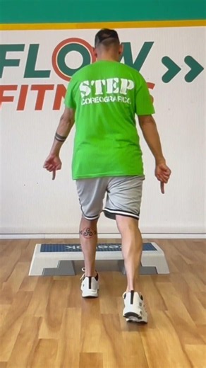 Choreographed step: the scissor on the floor #aerobics #choreographedstep