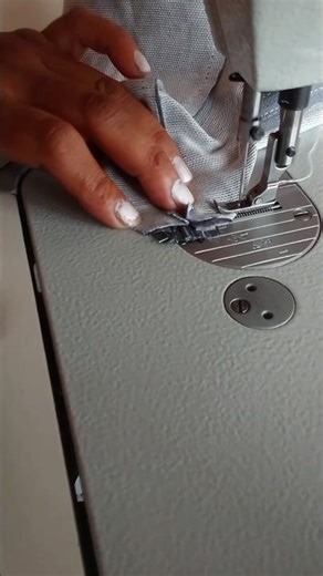 Sewing corners closed 4 boxed cushion #sewing #boxedcushion #corners #smallbusiness #diy