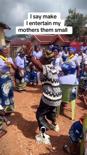 Dancing Camera Man: A Hilarious Performance