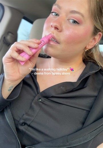 i’m going to look like valentine’s day all month, hope that’s okay! 💗 @e.l.f. Cosmetics @DeenaNicoleBuckner #deena #elfcosmetics #elflipoil #lipgloss #lipstick