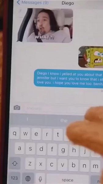 208K views · 2.4K reactions | Texting Wars | Awkward Puppets | Facebook