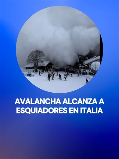¿Por qué no corren? 😧 Una avalancha cubrió por completo a esquiadores en Italia. El fenómeno ocurrió en una zona segura para que la nieve caiga sobre las personas sin dejar heridos. ⛷️🏔️ #noticias #virales #Tiktokinforma #tiktokmehizover
