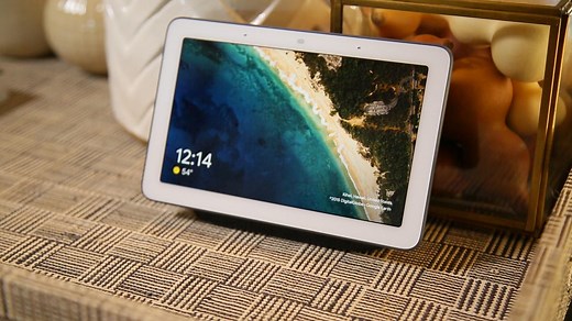 Google Home Hub comes up big as a smart home control center - Video