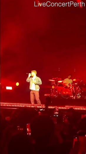 Alex Warren – Bloodline LIVE in Perth 🔥 Emotional Crowd Moment!