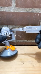 This is how the Lishi SC1 educational theme locksmith tool works 😱🔑 #security #hacks #ToolTips #key #lock | Cerrajero Key Master