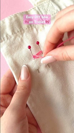 Easy DIY bow on t-shift🎀