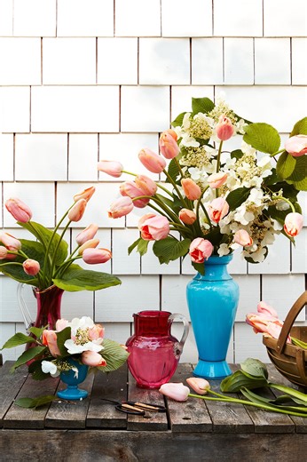 How to Make a Pretty Arrangement from Grocery Store Flowers