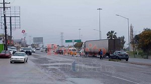 Las lluvias vuelven a azotar a Rosarito, causando encharcamientos en diferentes puntos del municipio. Se pronostica a partir de las 4:00 pm un 70% de probabilidad de lluvia que ya inició. Manejen con precaución | Rosarito en la Noticia