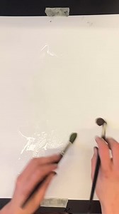 129K views · 198 reactions | Drawing a portrait without looking at the paper  It’s a fun, intuitive process resulting in expressive portraits 李 Do you want to try it out?  #livepainter #irisbakker #eventpainter #portraitdrawing #expressiveportrait | Iris Bakker Studio | Facebook