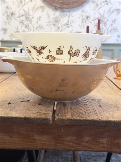 Vintage Pyrex Cinderella Early American Mixing Bowls (4 Qt, 2.5 Qt) - Etsy