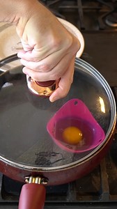 16K views · 206 reactions | Do egg poaching cups actually WORK? 讀#poachpods #poachedeggs #eggs #egggadget #gadgets #amazon #amazonfinds #kitchengadgets | Freakin' Reviews | Facebook