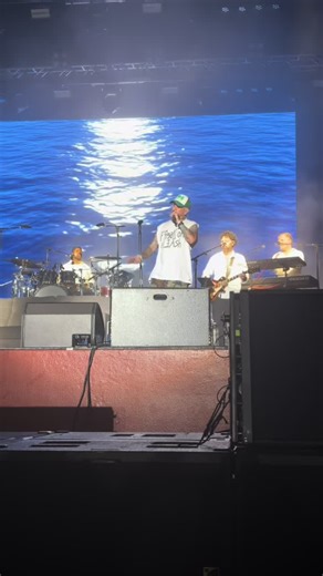 Backstreet Boys and NSYNC Sing Each Other's Songs at Universal