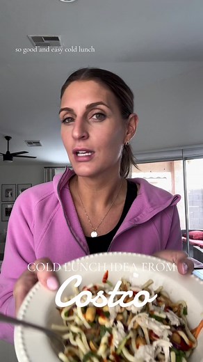 I’ve been on a mission to find no-prep lunch ideas after skipping way too many lunches or just eating my kids’ leftovers. This new udon noodle salad from @Costco Wholesale is so good! Add rotisserie chicken and sriracha and that’s it 👌 #creatorsearchinsights #coldlunch #lunchideas #easylunch #costcobuys #fyp #explore