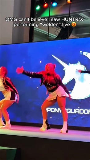 Huntr/X Live Performance Shakes the Stage 🔥🕺 #Shorts