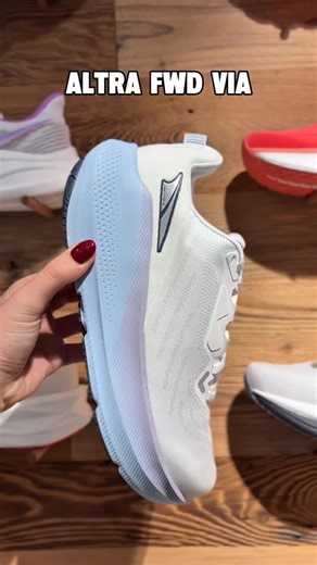 Why Altra help you to crush your run, not your toes 👣 Built around foot-shaped comfort and natural movement, Altra shoes let your feet do what they’re designed to do — move freely, land naturally, and stay strong mile after mile! The FWD VIA takes Altra’s signature FootShape™ fit and adds a smooth, efficient ride with a touch of cushioning for extra comfort 🙌🏻 ✅ FootShape™ Toe Box – gives your toes space to splay naturally for better stability and comfort. ✅ Rockered geometry – helps you roll