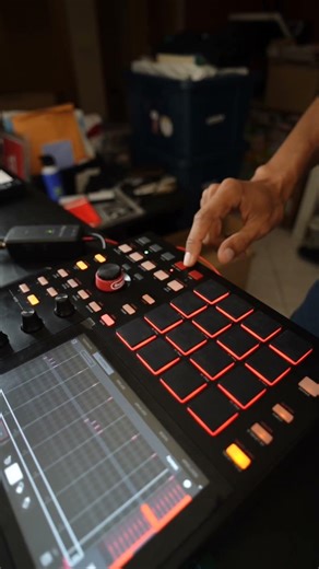 Chopping Samples Over a Breakbeat on MPC One 😮‍🔥🎛️ #hiphopbeats #mpckey61