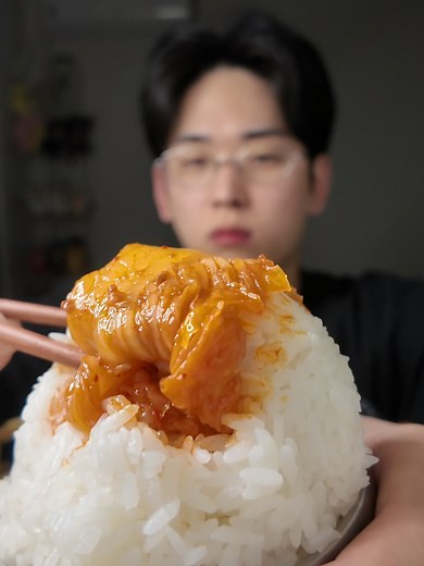 김치찌개와 소세지의 맛있는 아침!