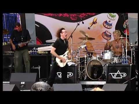 Steve Vai - (2004) I'm The Hell Outta Here [from "Crossroads Guitar Festival"]