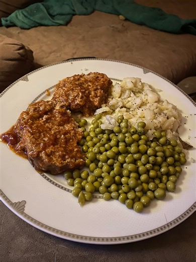 The AlphaGal Kitchen | Last night’s dinner was chicken/turkey meatloaf with green peas and “smashed” potatoes with Miracle Whip and black pepper | Facebook