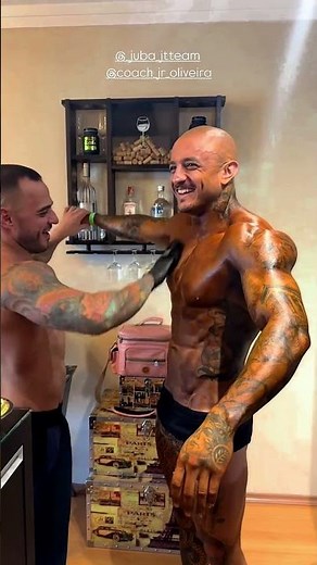Bodybuilder Tanning Session #bodybuilder #bodybuilding #musclehunk #hothunk #muscle #ifbb