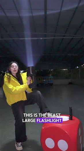 A flashlight that starts a fire? You gotta be kidding, man!#flashlight#survivalkit#TikTokShopHolidayHaul#newyearnewme#skyfire