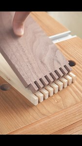 2.7M views · 36K reactions | ボックスジョイントの最も簡単な作り方　The easiest way to make box joints. #木工 #jig #治具 #diy #woodworking | Yasuhiro Hino | Facebook