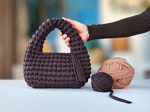Crochet Bag PATTERN: Lydia T-shirt Yarn Hobo Bag, Chunky Egg Shaped Handbag, Fringed Women Purse Pdf/video (digital Download) - Etsy