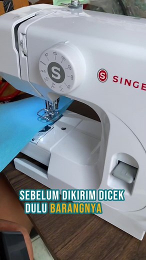 Sebelum kita kirim kita pastikan dulu mesinnya masih normal, Mesin Jahit Singer M1005 portable #mesinjahit #mesinjahitsinger #mesinjahitsingerm1005 #singerm1005 #mesinjahitmini #mesinjahitminiviral #mesinjahitminiportable #mesinjahitminimurah #mesinjahitmultifungsi #mesinjahitserbaguna #fypシ #fyppppppppppppppppppppppp #fypmesinjahit