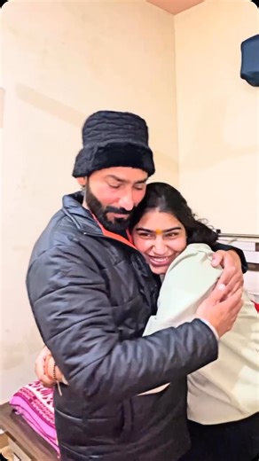 Ramanpreet Kaur on Instagram: "Mom ❤️Dad😍 #reels #likesforlike #bigben #london #unitedkingdom #likes4like #comnet💬like❤tag👥 #share #kaurraman1435 #uk #londonlife #london🇬🇧 #londoncity #kaurraman1435"