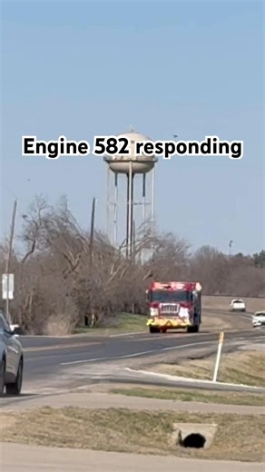 Krum TX, Engine 582 responding to station for brush fire #response #fireengine #brushfire