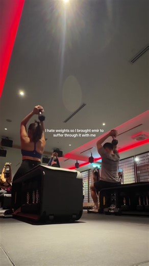 two toned baddies otw 🤸🏼