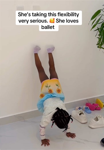 Ballet Fun: Encouraging a Toddler's Flexibility