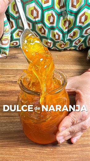 Paulina Cocina - Recetas y eso on Instagram: "🍊🧡 Esta mermelada de naranja es de lo mejor que hice. Se logra un dulce de naranja rendidor para que te animes a hacer recetas caseras de mermeladas y aproveches los cítricos todo el año! INGREDIENTES: dulce de naranja 5 naranjas 350g de azúcar Pauli❤️ #mermeladadenaranja #dulcedenaranja #naranja #recetasconnarajas #mermeladas"