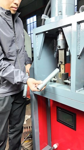 Hydraulic punching and shearing machine, circular pipe arc cutting mouth. #machinery #ironwork #cutting #punching | Haha Liu