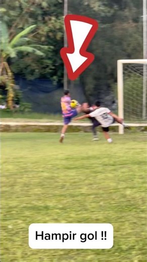 SECONDS WHEN THE GOALKEEPER SAVES THE BALL