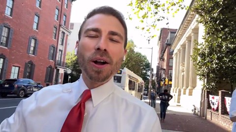 Tour Elfreth's Alley Museum in Old City | FOX Weather Philly