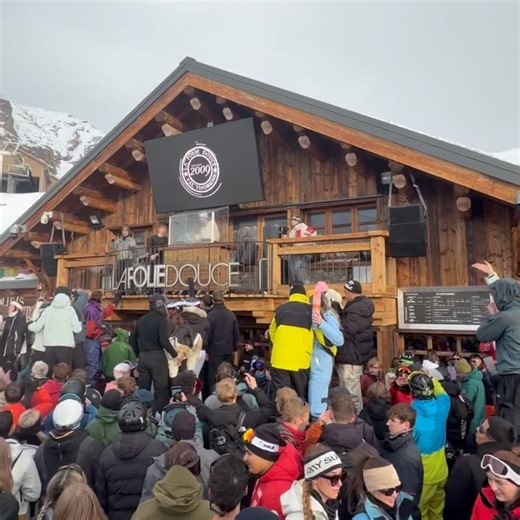 Ruby May Carver on Instagram: "UWE Snowsports Val Thorens ‘25 🫦"