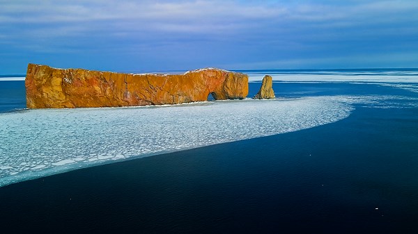 ペルセ岩 ― ガスペ半島を代表する絶景アーチ