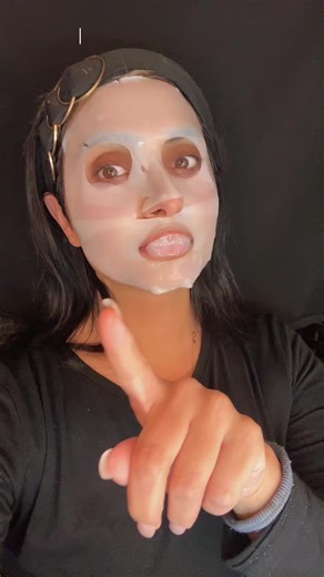 Diese Maske ist mein Winter-Shortcut für frische, glatte Haut. Sie hilft, Trockenheit zu beruhigen und lässt den Teint direkt gepflegter wirken. Hol dir deinen Winter-Shortcut direkt hier im TikTok Shop. #winterglow #wintershortcuts #skincareforwomen #collagenboost #hydratedglow