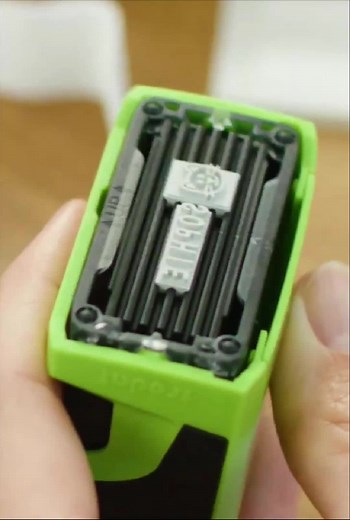 ¿Buscas una herramienta práctica y eficiente para marcar documentos o personalizar artículos? El Stamp & Stick de Trodat es la opción ideal para combinar personalización y funcionalidad en un solo producto. . . . . #stampandstick #sellotico #selloscostarica #selloautomatico #sellosdehule #sellofechador #hule #huleecologico #sellosgrm #tintasnoris #stamps #stamp #numerador #sellocancelado #sellos #costarica #sellopocket #sellonulo #sellorecibido #sellopersonalizado #sellomadera #selloblanco #sell