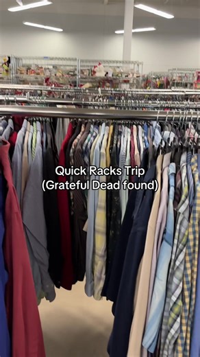 Quick Pit Stop at Depop for Vintage Finds